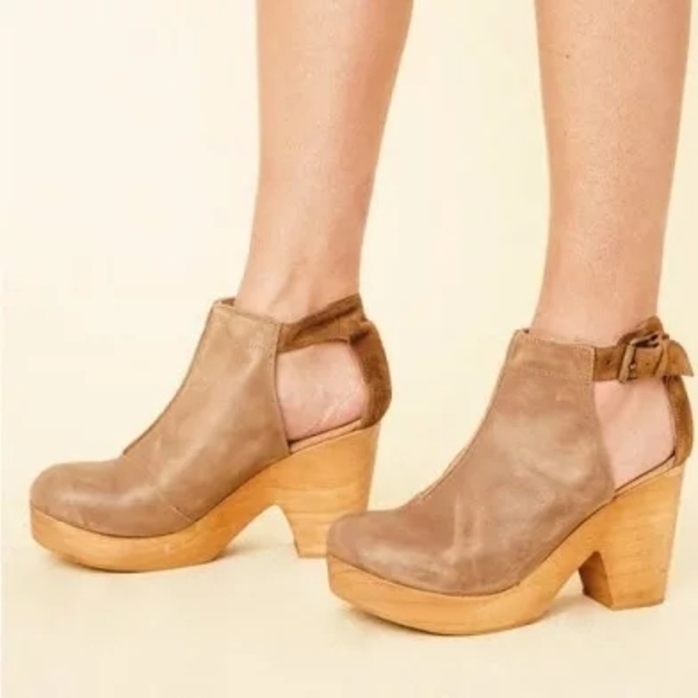 Free People Amber Orchard Ankle Bootie Taupe 38